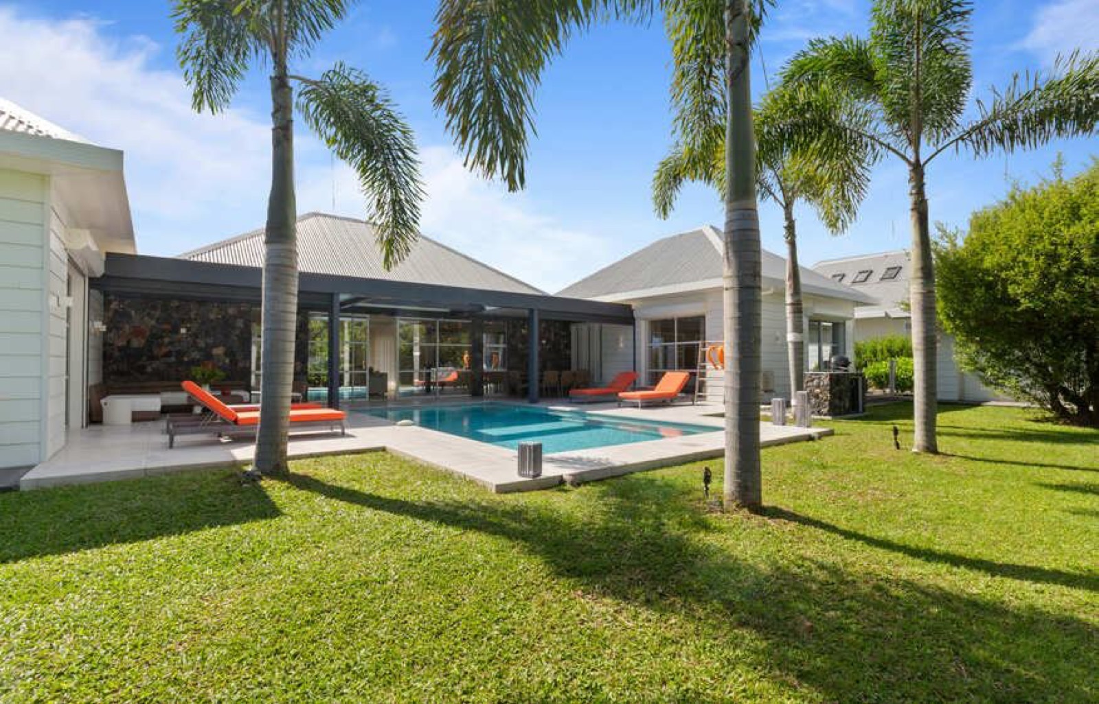 Villa Coraluna — villa de plain-pied avec piscine privée et jardin tropical à Petit-Bourg